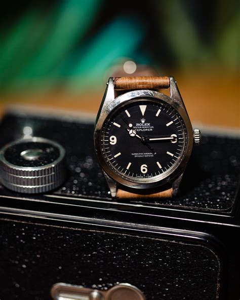 why is yhe explorer 1 rolex always in black|rolex explorer movement.